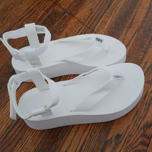 White Teva Flatforms platform original size 9